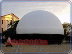 Портативный планетарий-купол для школ