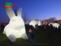 надувной кролик со светодиодной подсветкой