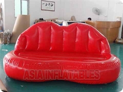  надувные красные губы в форме дивана